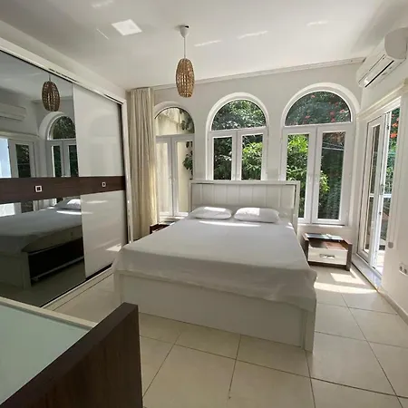 Ξενοδοχείο Lale 4*